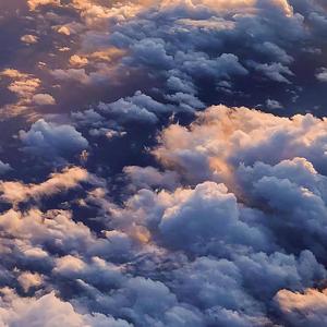 女同乳房互舔按摩
